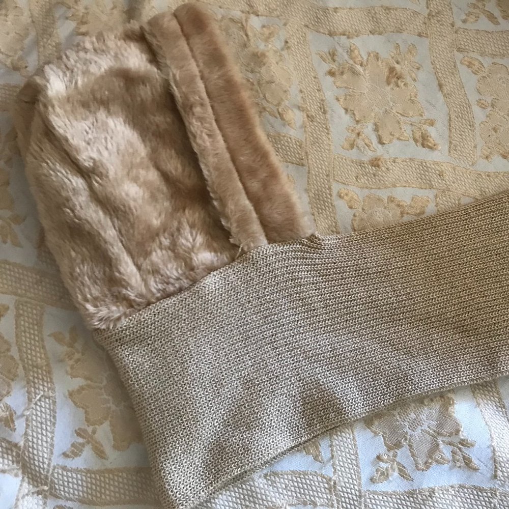 Women's winter hat and scarf in one